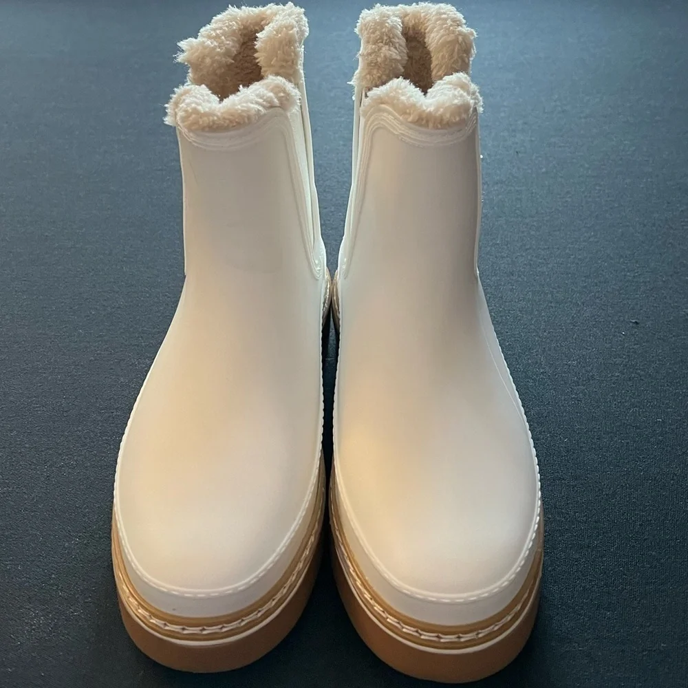 MARC FISHER WOMEN'S FARGO WATERPROOF BOOTIE size 7